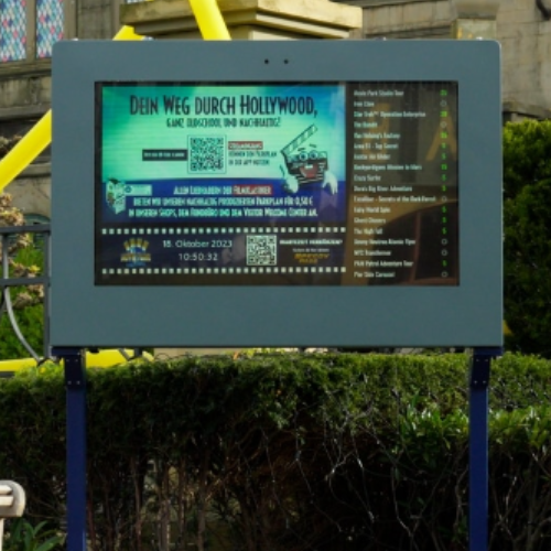 Aumento de los ingresos con señalización digital con pantalla LCD de 55 pulgadas para exteriores en un parque alemán