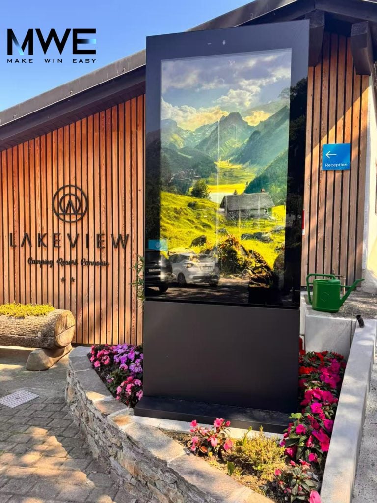 outdoor lcd digital signage